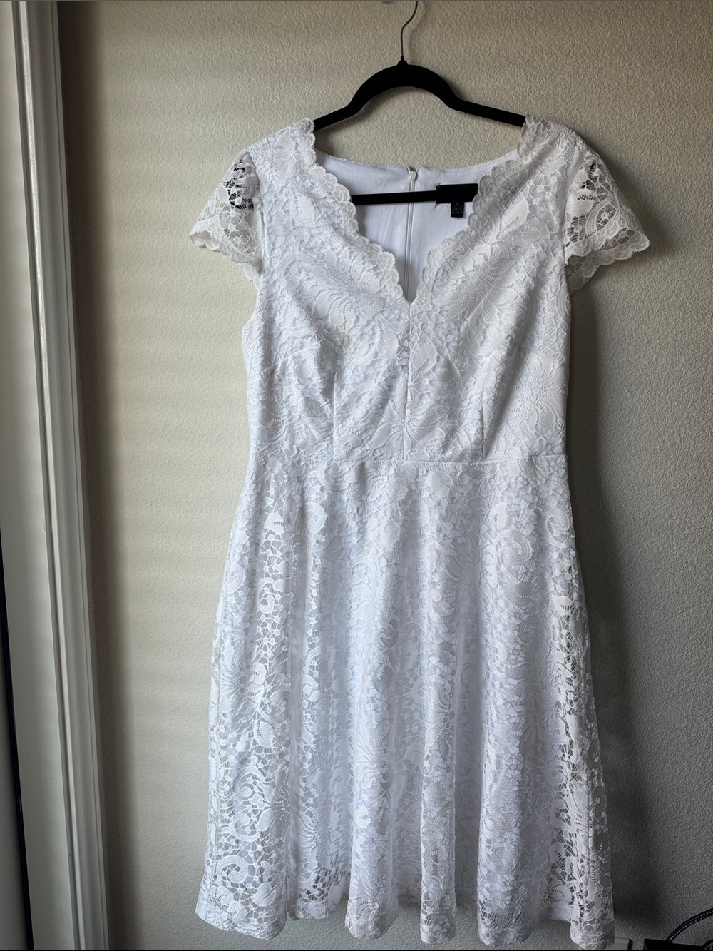 connected apparel White Lace V-Neck Cap-Sleeve Dress